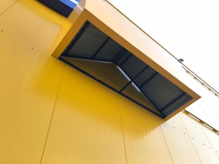 Стеклянные и металлические козырьки для ТЦ ЛЕНТА