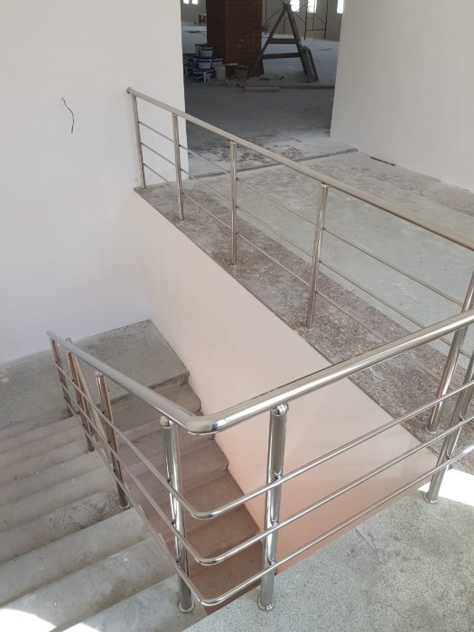 Ограждение лестницы в Среднеуральском женском монастыре