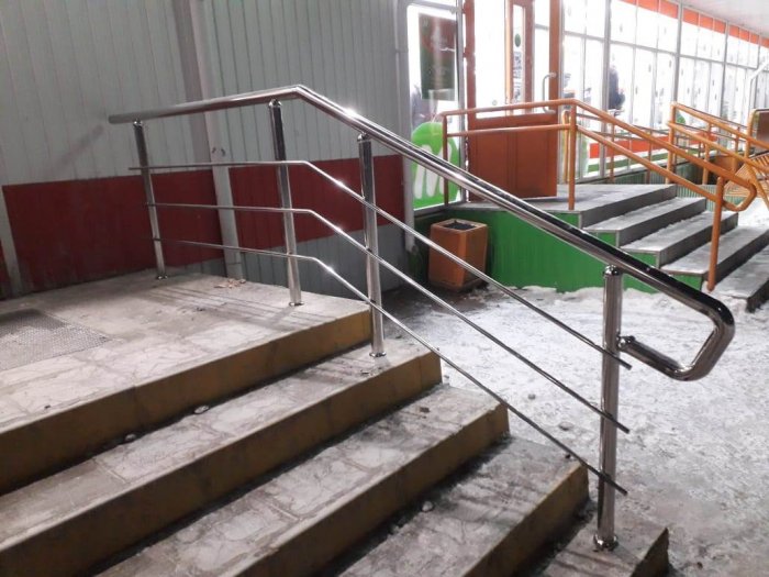Ограждение крыльца и пандуса для магазина