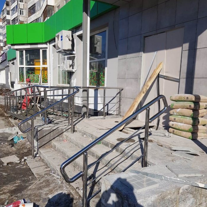 Ограждение крыльца и пандуса для магазина, Верхняя Пышма