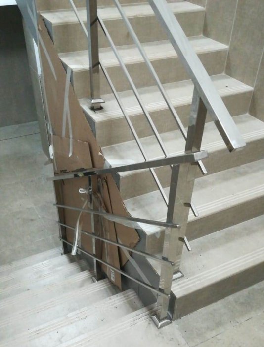 Ограждения лестничного марша, Екатеринбург, ул. Лукиных