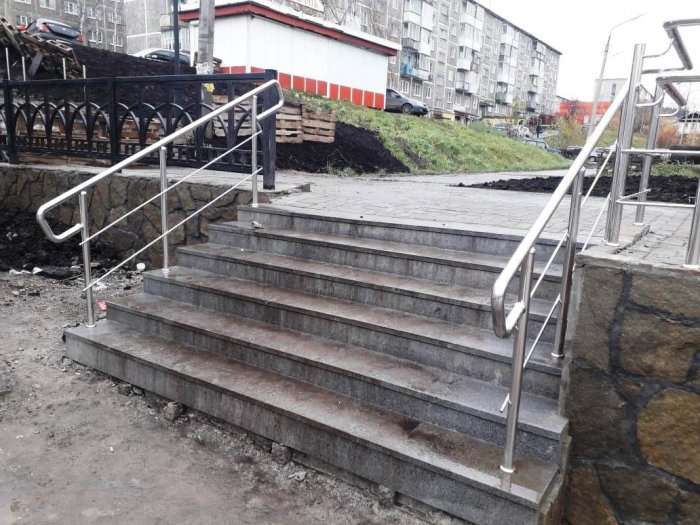 Уличные ограждения из нержавеющей стали, Нижние Серги