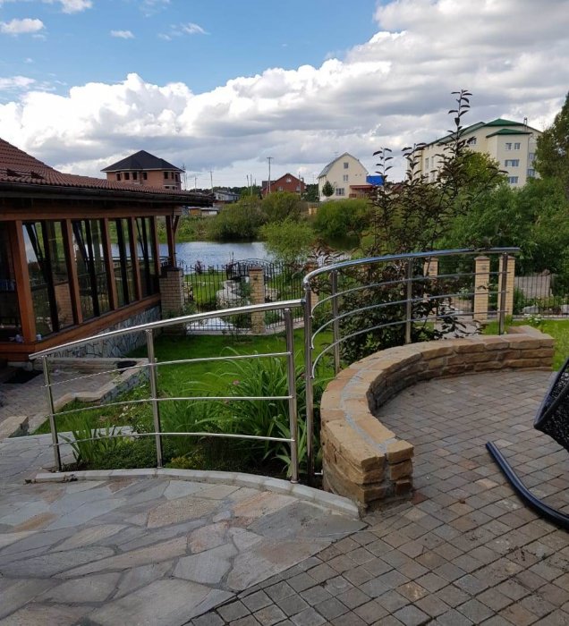 Ограждения на участке: парапетные, лестничные и для лестницы в пруд, п. Большое Сидельниково