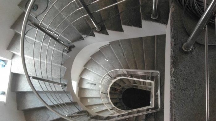 Лестничные перила для винтовой лестницы. Екатеринбург, ул. Двинская