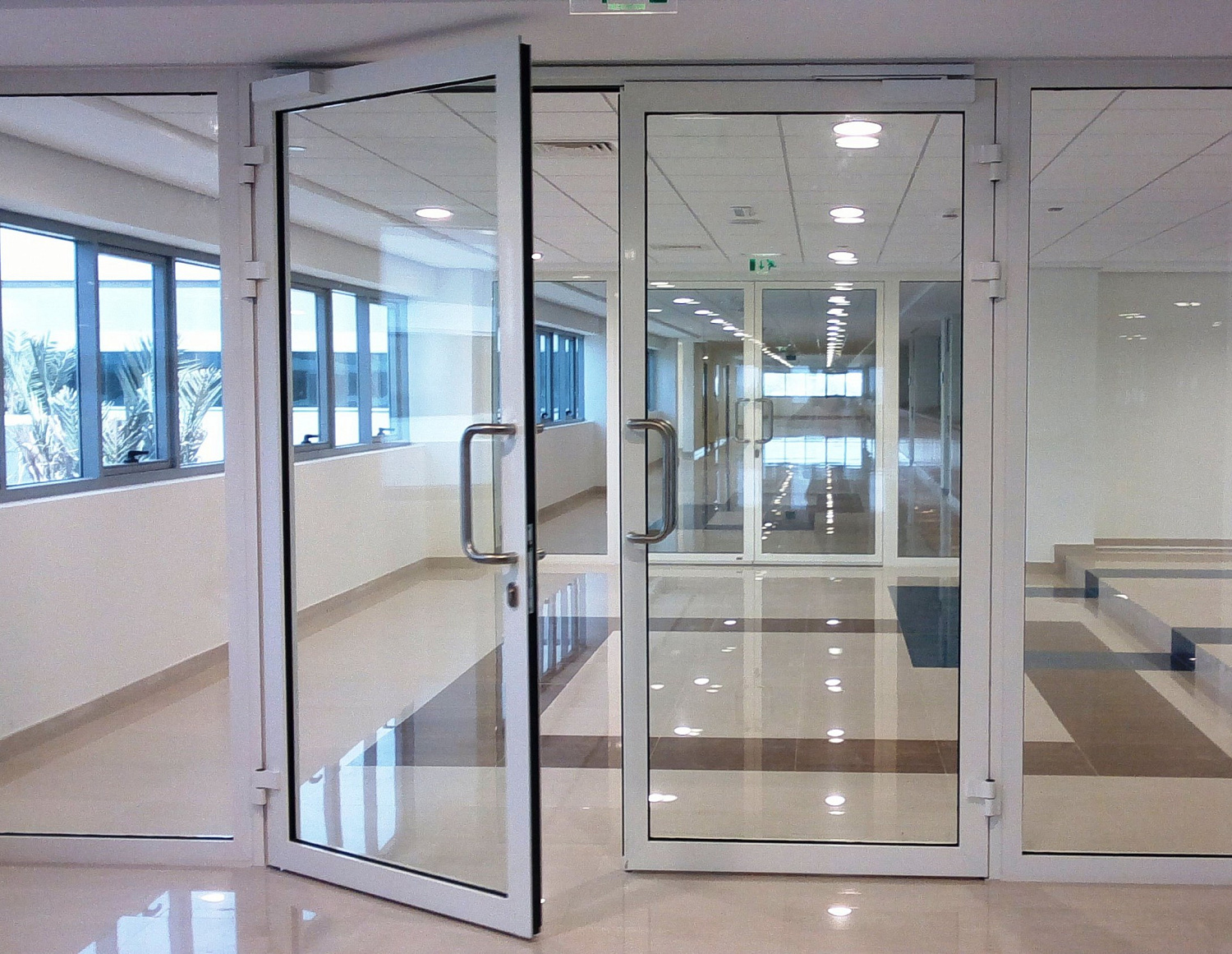 Пластиковые входные группы