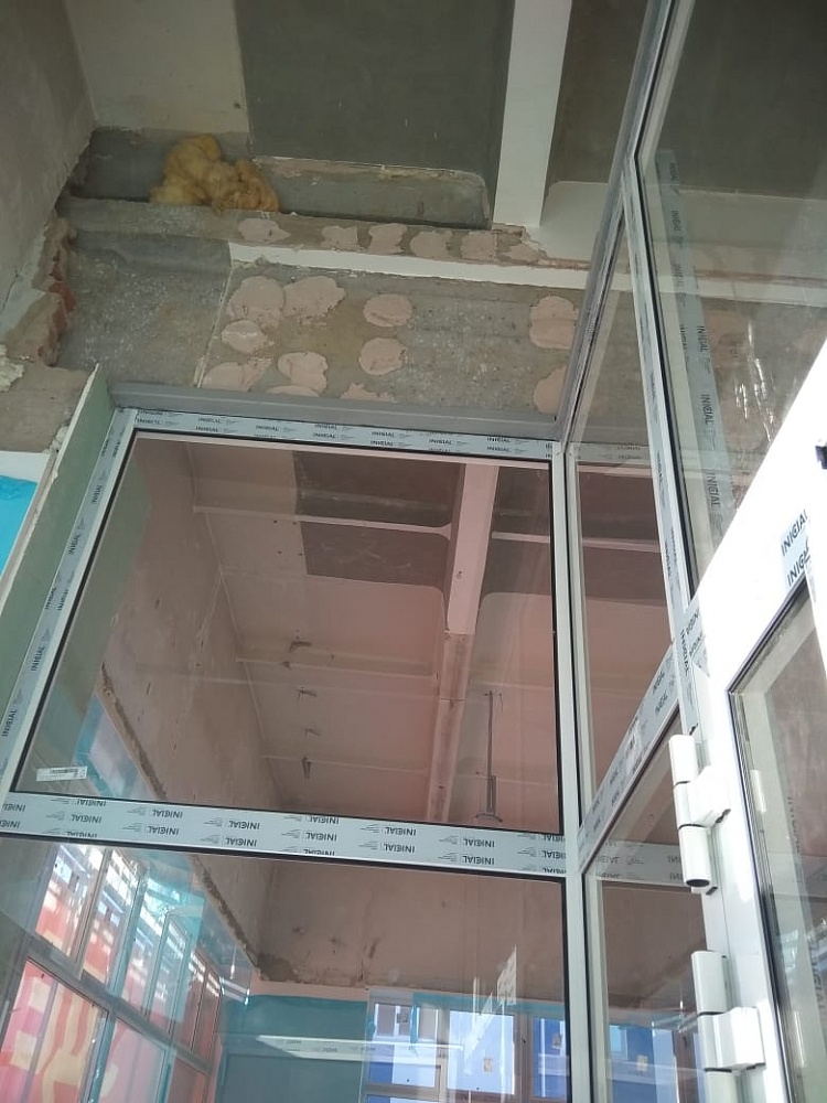 Входная группа для кафе.