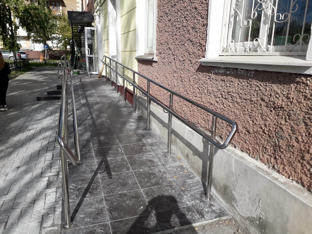 Ограждение пандуса, Ревда, Горького 19