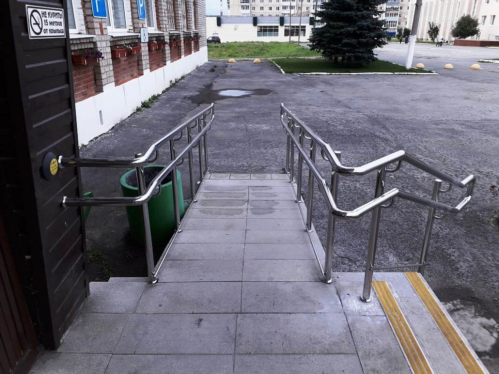 Ограждения крыльца и двух пандусов для администрации г. Сысерть