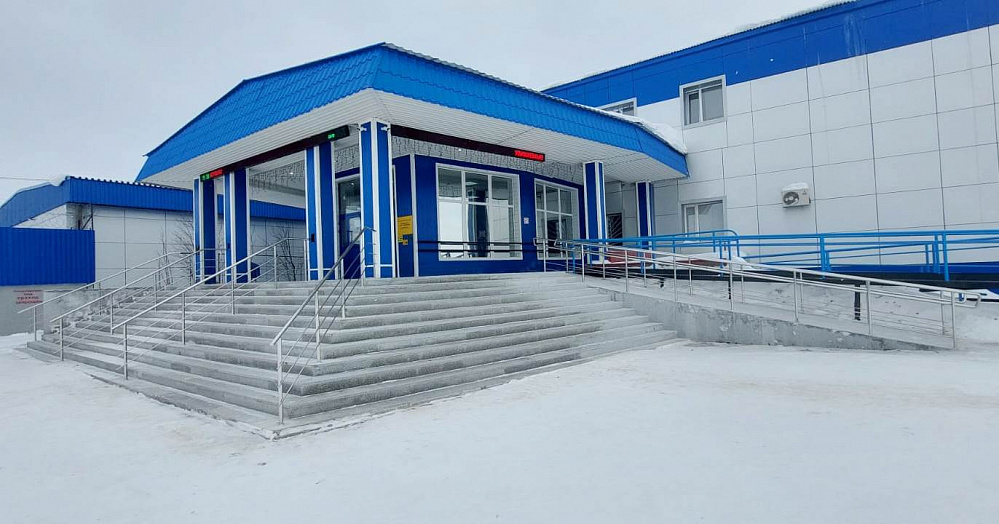 Ограждения для крыльца и пандуса в аэропорту, г. Надым